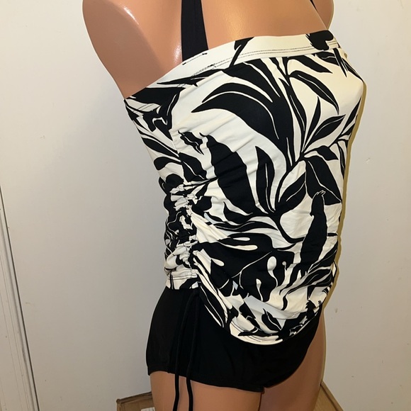 New no tags Real Bodies Real Solutions one piece swimsuit size 8 - Picture 3 of 4